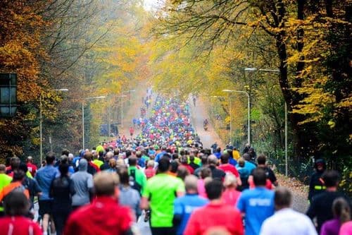 Hardlopers tijdens marathon