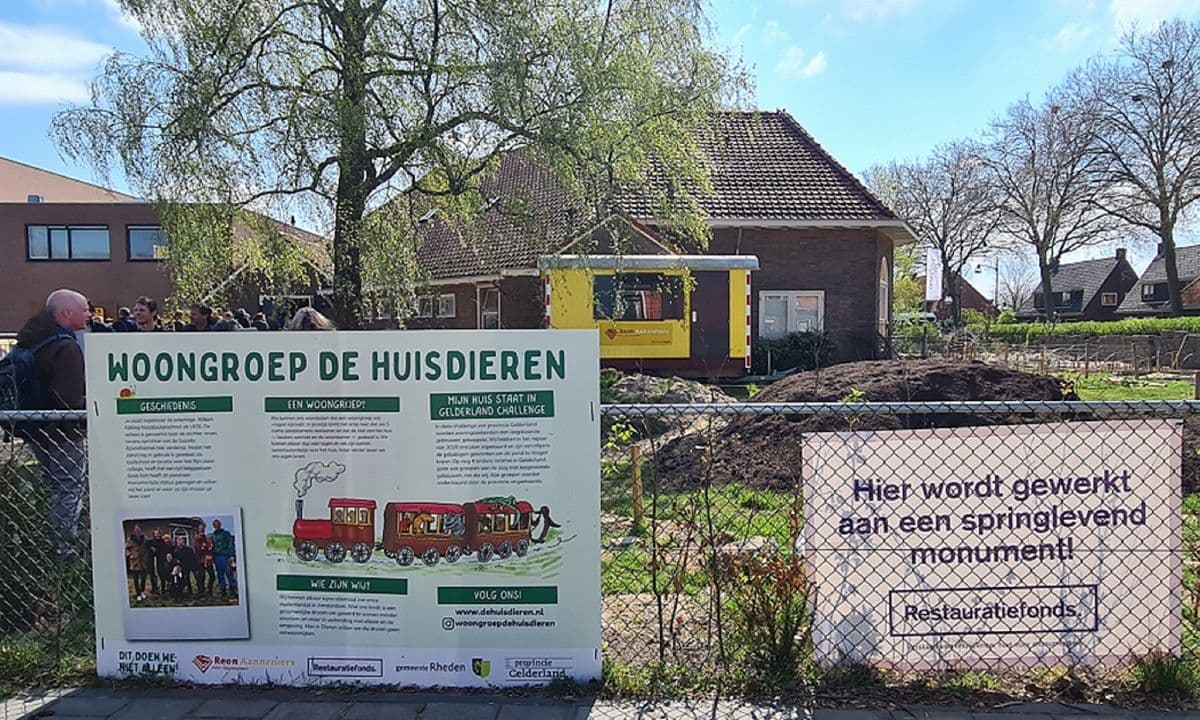Oud schoolgebouw in Dieren