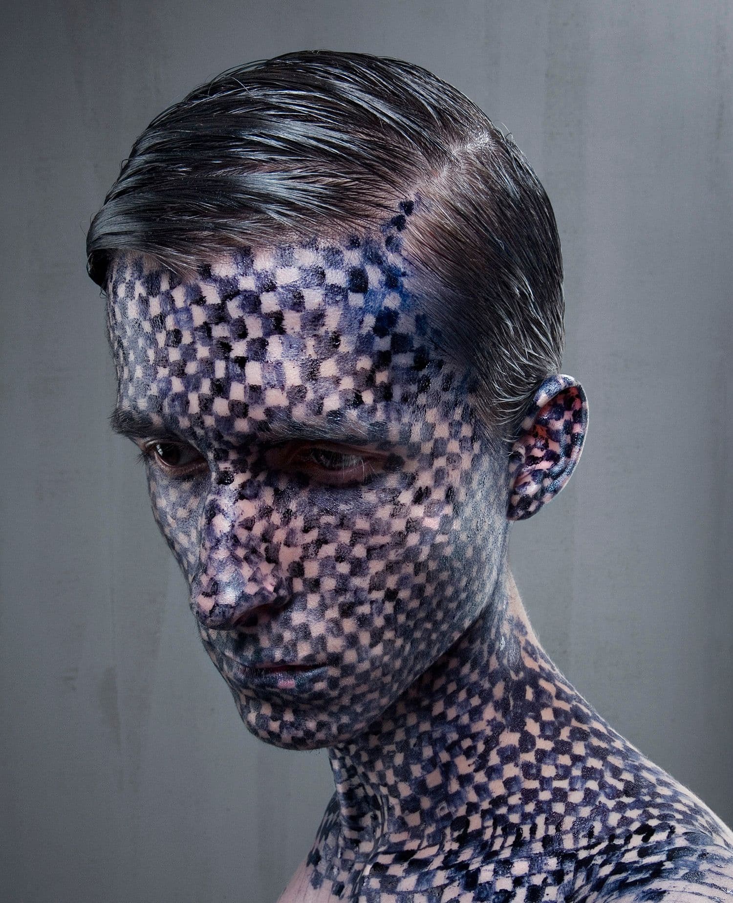 Levi van Veluw met het werk: Blocks
