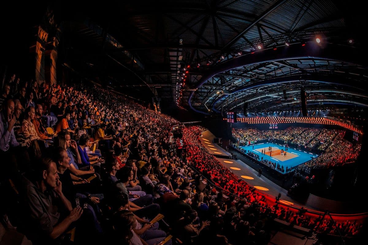 Stadion met volleybalwedstrijd