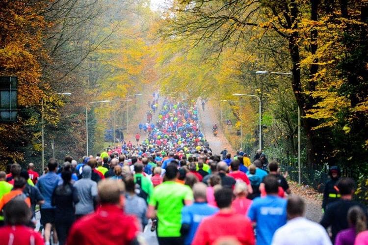 Hardlopers tijdens marathon