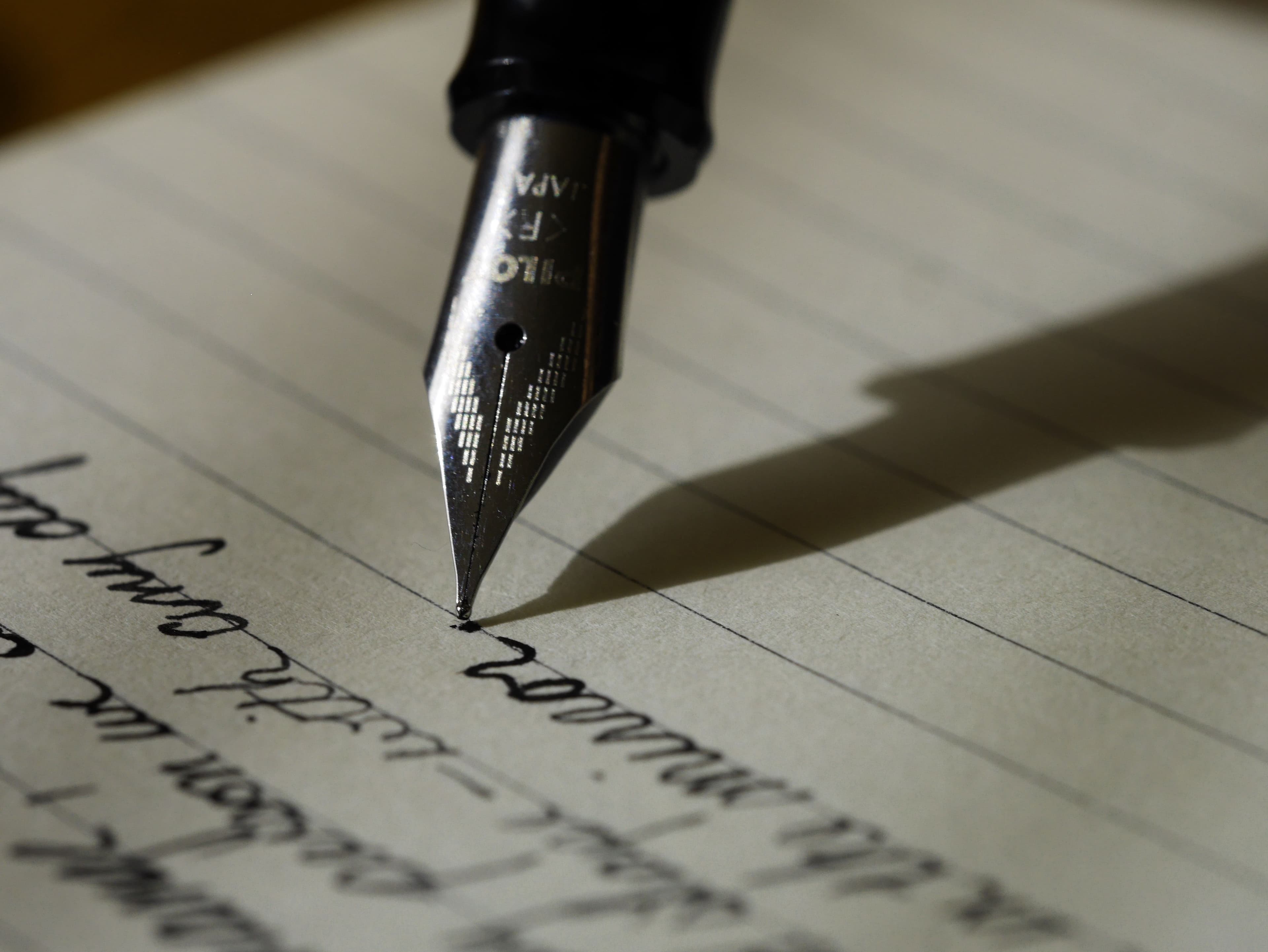 Kroonpen die schrijft